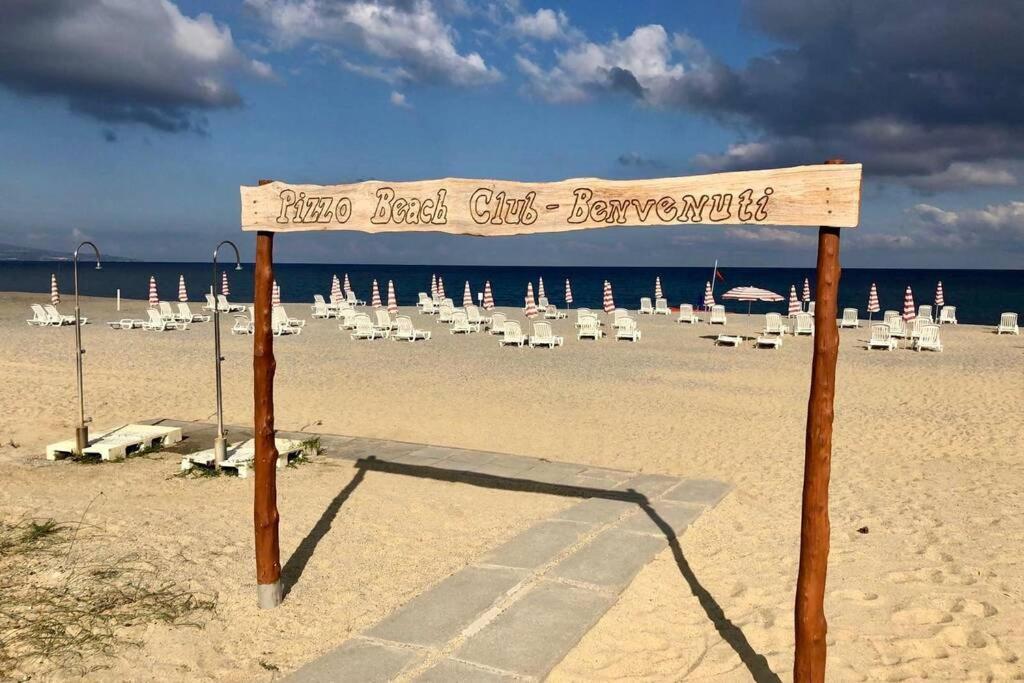Pizzo Beach Club. One Bedroom Apt 13G 外观 照片