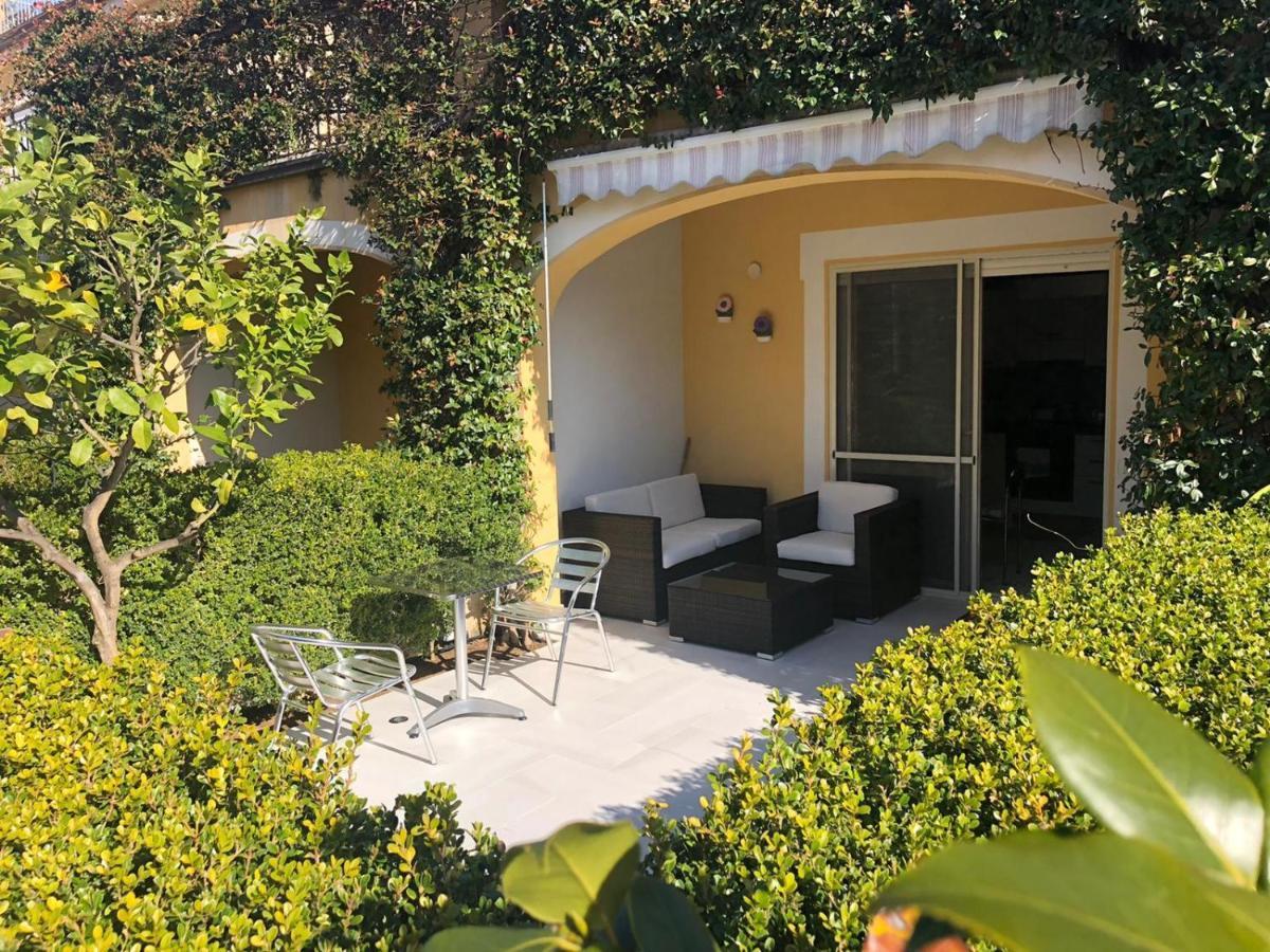 Pizzo Beach Club. One Bedroom Apt 13G 外观 照片